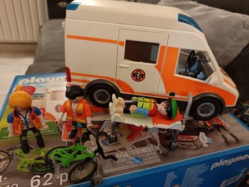 Ambulance playmobil