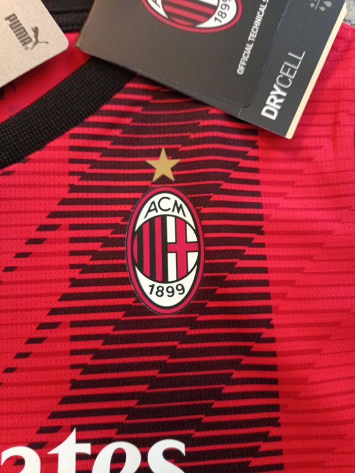Tenue de foot Puma, équipe Milan AC taille 5/6 ans authentique neuf - photo numéro 4
