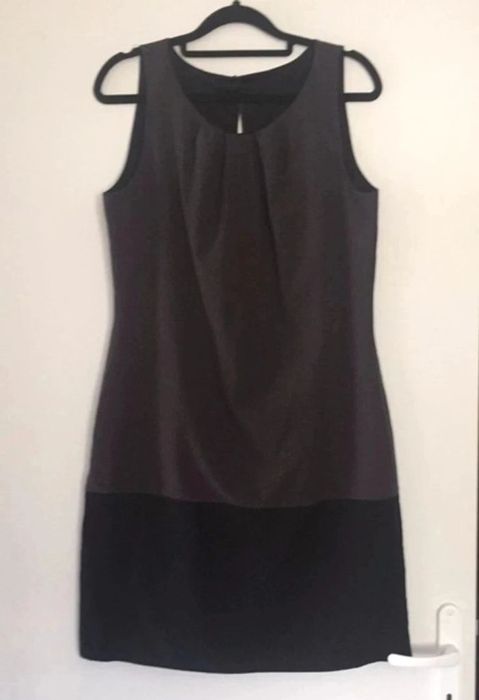 SOLDÉ - Petite robe noire taille 38