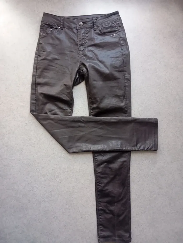 Pantalon taille 36 cassis collection