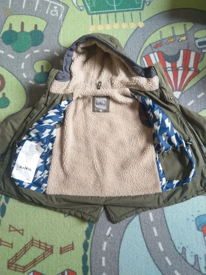Manteau / parka chaude ..jbc taille 104 / 4 ans - photo numéro 4