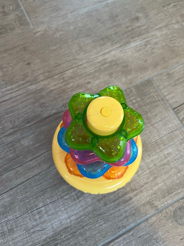 Pyramide lumineuse et musicale Fisher Price