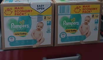 2 cartons de couches harmonie Pampers 
