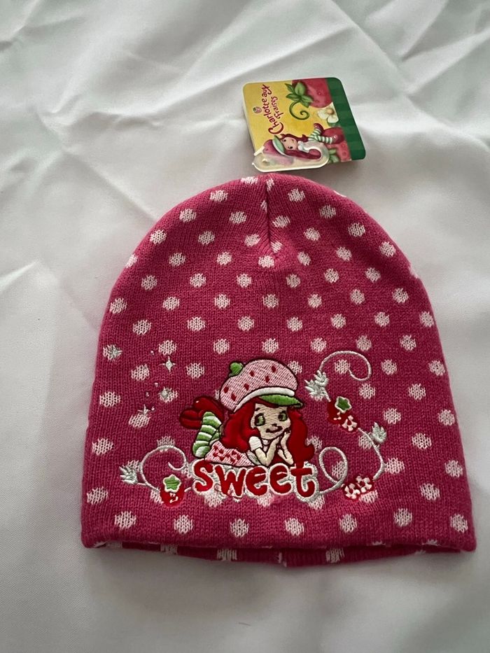 Bonnet charlotte aux fraises