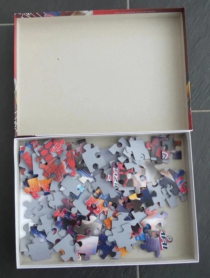 Joli puzzle Spiderman 104 pièces neuf - photo numéro 5