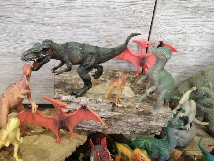 lot de 27 figurines  dinosaures - photo numéro 3