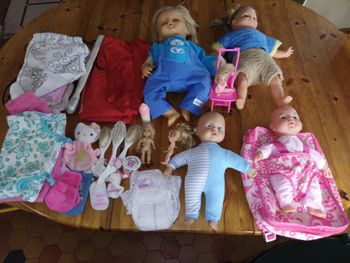 Gros lot de jouet pour dinette poupée ect