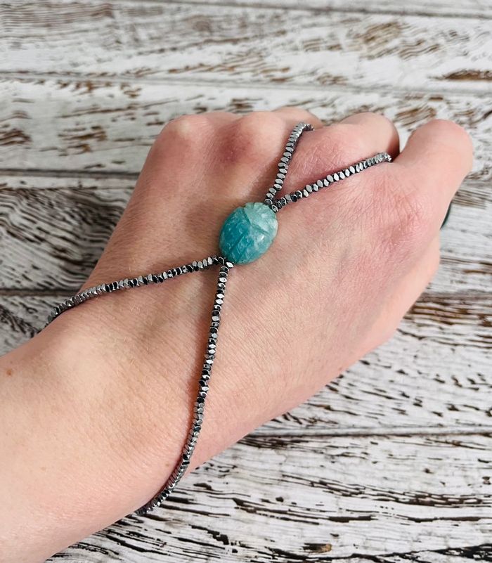 Bijou de main amulette scarabée Hématites et Amazonite - photo numéro 3