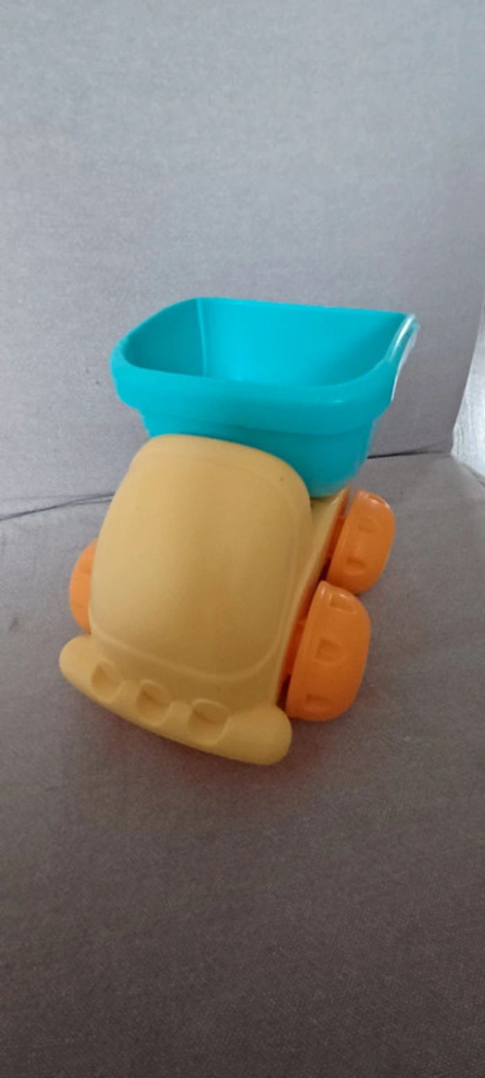 Jouet camion bébé - photo numéro 3