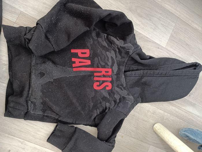 Sweat noir paris