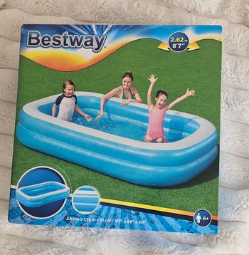 Piscine gonflable Bestway Neuve