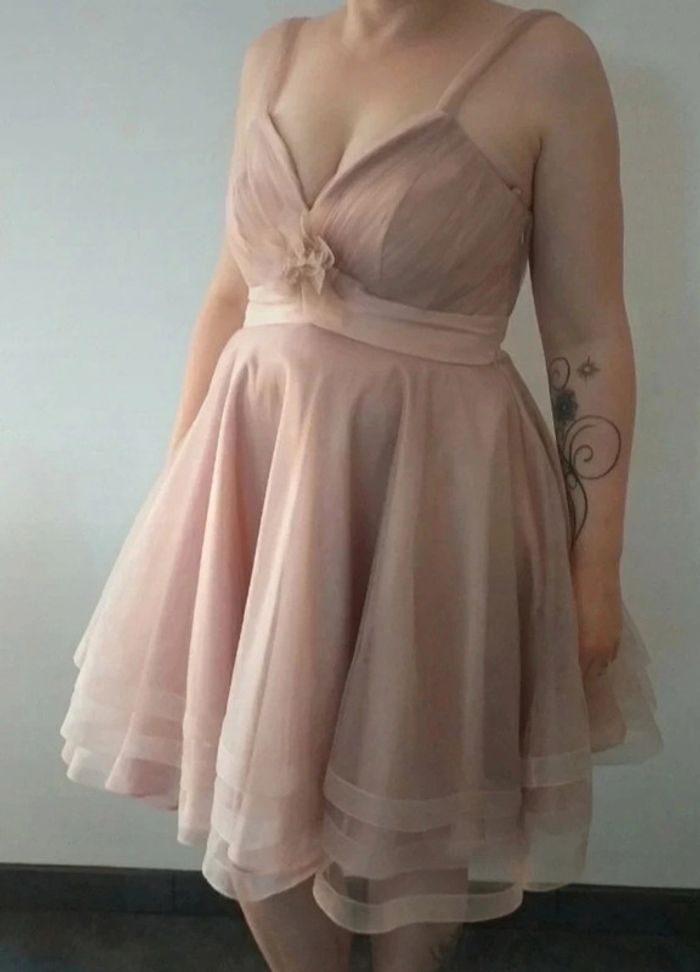Superbe robe rose claire poudré avec écharpe tule - photo numéro 2