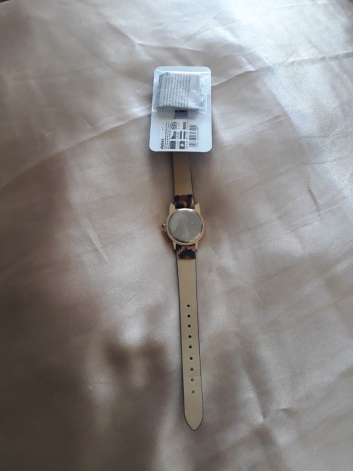 Montre chat à lunettes - photo numéro 3