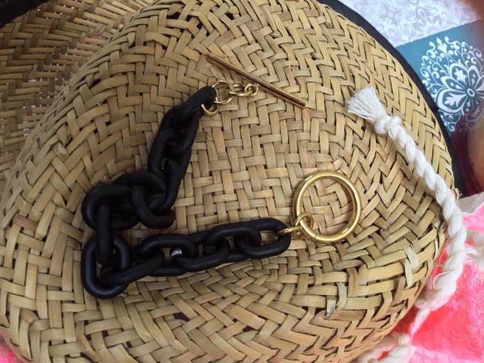 Bracelet mailles xxl résine noire cercle tige xl acier inoxydable or - photo numéro 2