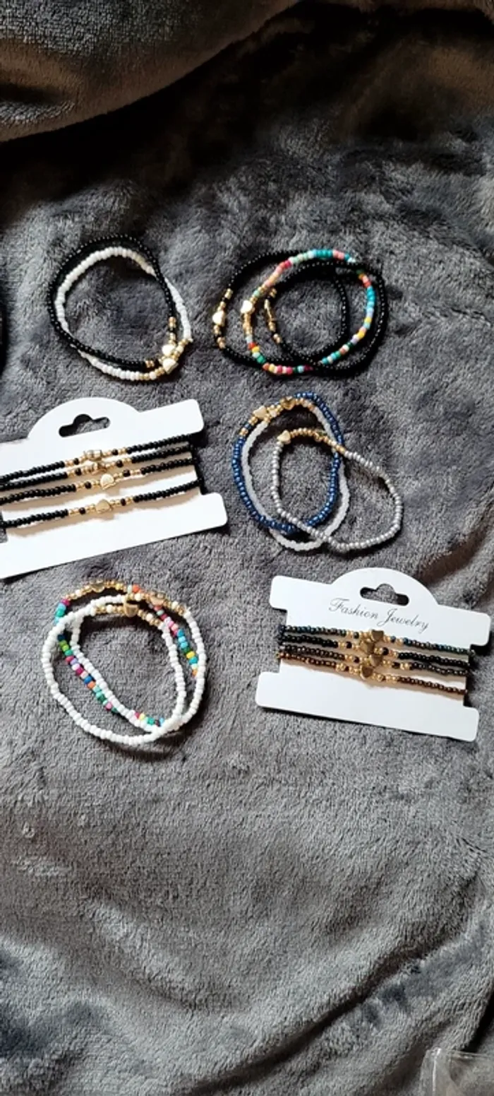 Lot bracelets perles