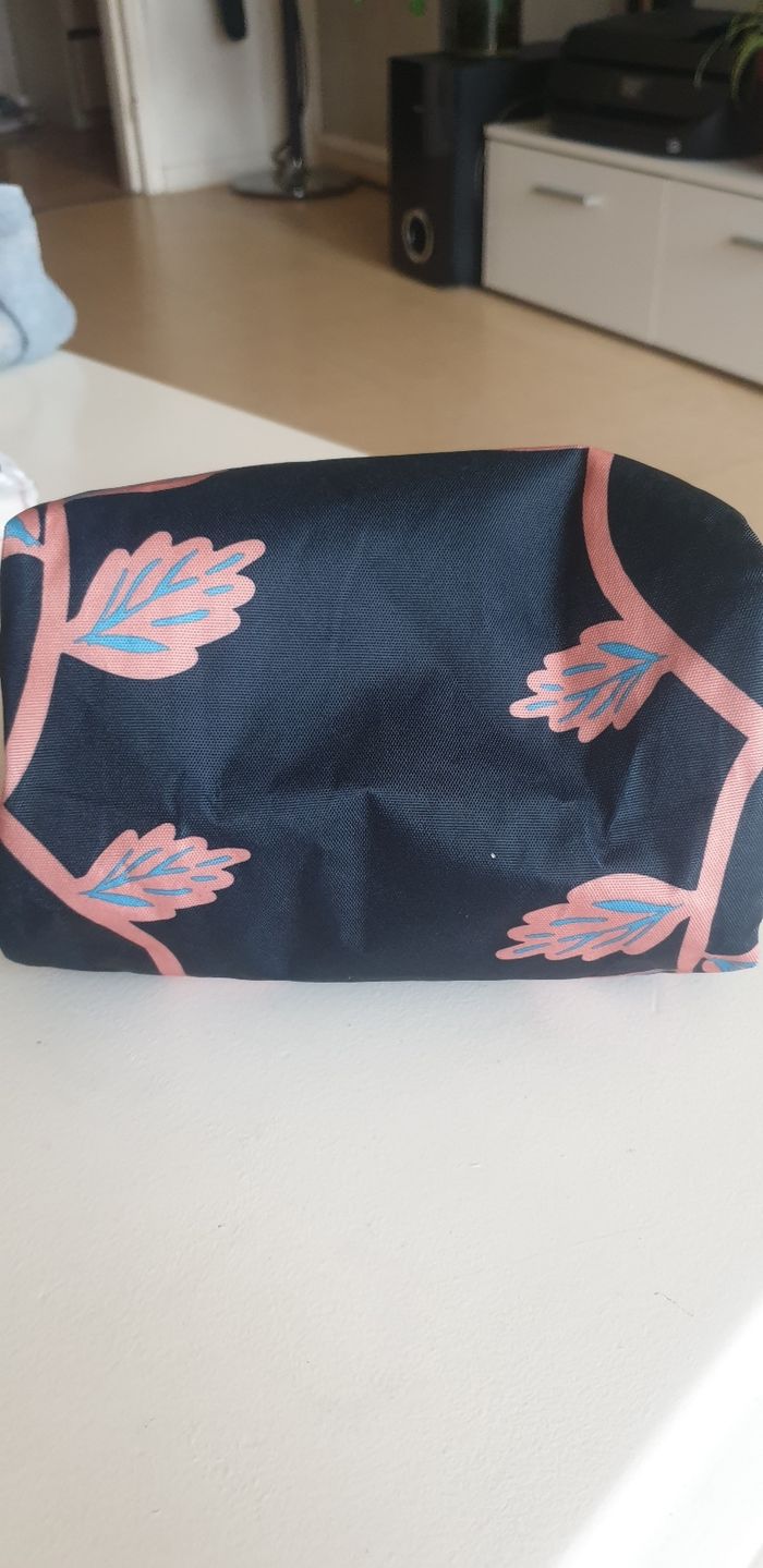 Petit sac fleuri neuf - photo numéro 3