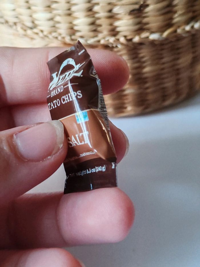 Figurine miniature - Sachet chips - sea salt - photo numéro 2