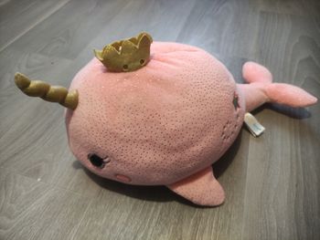 Très belle peluche baleine bellabloo en très bon état très peu joué avec
