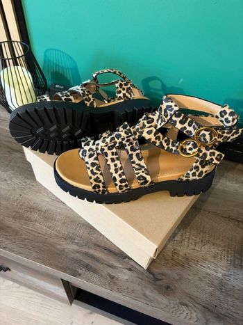 Sandales  suédine Leopard neuf 40