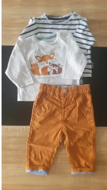 Ensemble 2 tee-shirts manches longues et jeans 3 mois