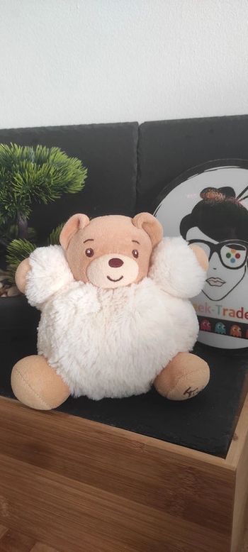 Doudou peluche ours Kaloo fourrure fur blanc marron boule beige crème