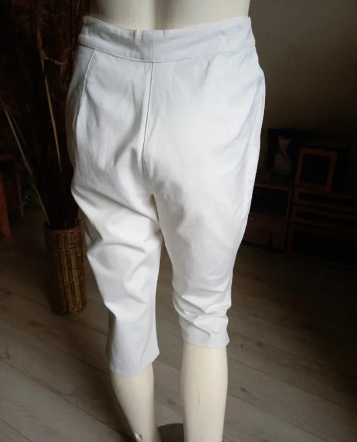 Jean blanc court  Taille 36 - photo numéro 4
