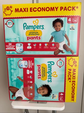 164 couches Pampers taille 4