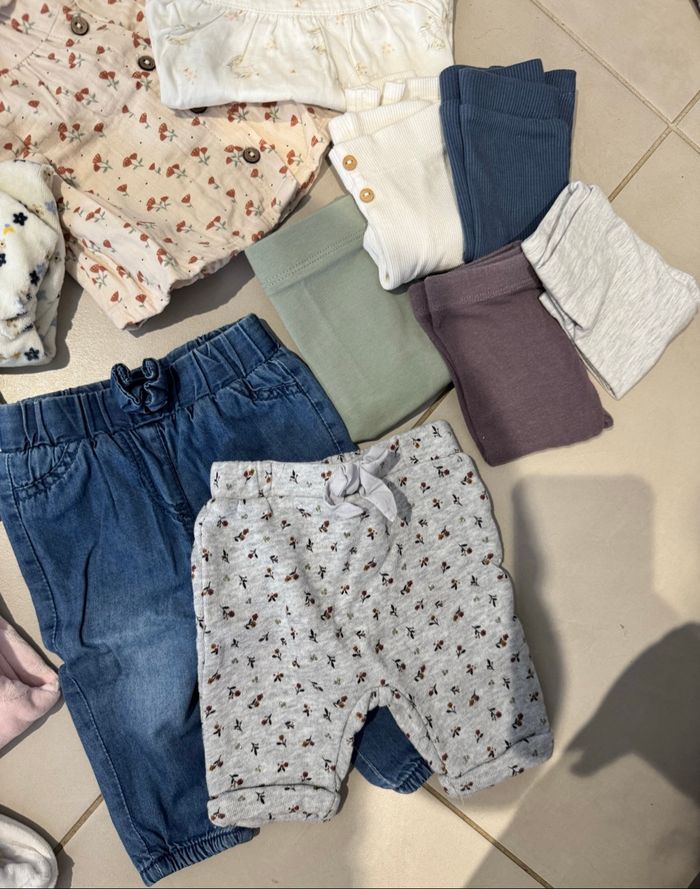 Lot vêtement bébé fille - taille 1 mois - photo numéro 8