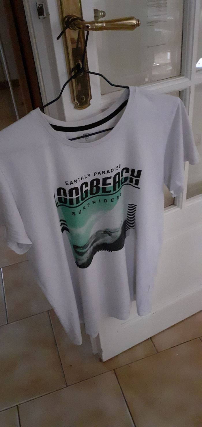 Tee shirt