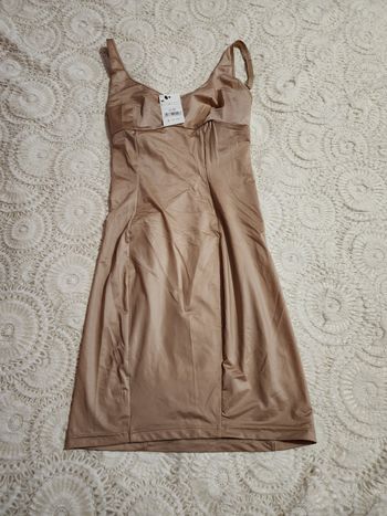 Dessous de robe couleur "chair"