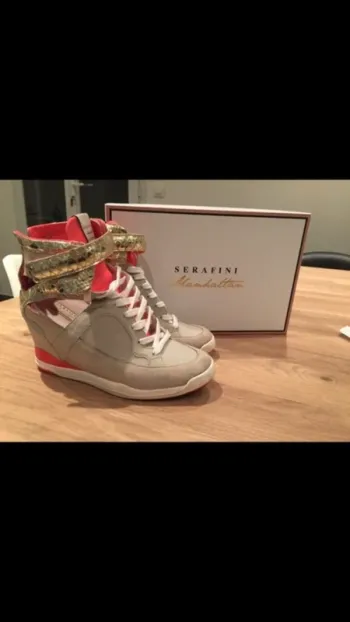 Sneakers Serafini pour l’été