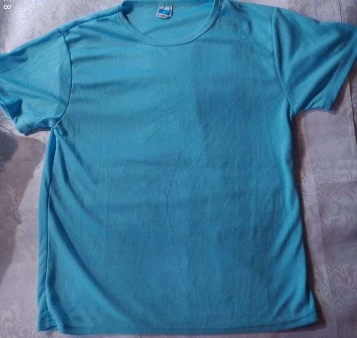T shirt bleu ciel taille L microfibre