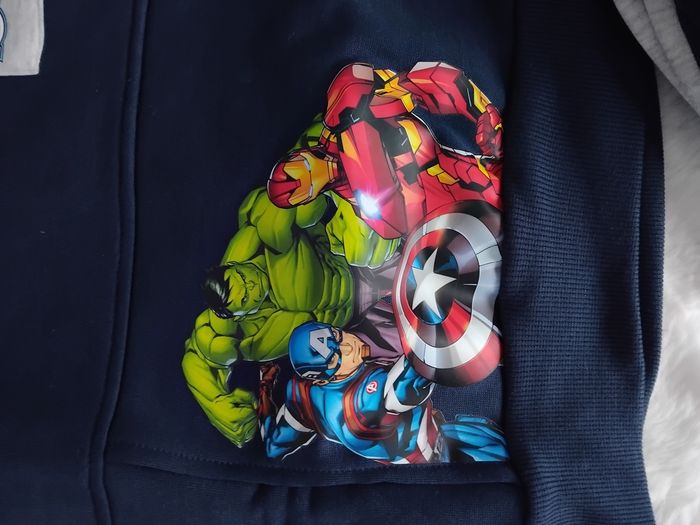 Survêtement jogging Avengers  marvel,  neuf. 8 ans - photo numéro 2