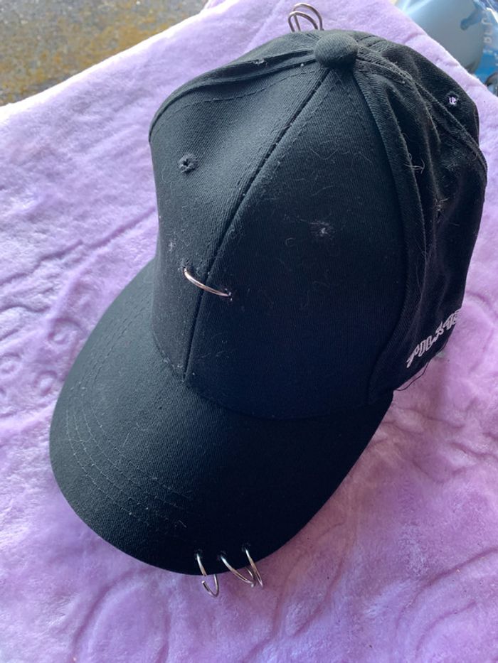 Casquette universelle noire, percing, neuve été stylé