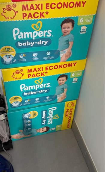 Couche Pampers taille 6
