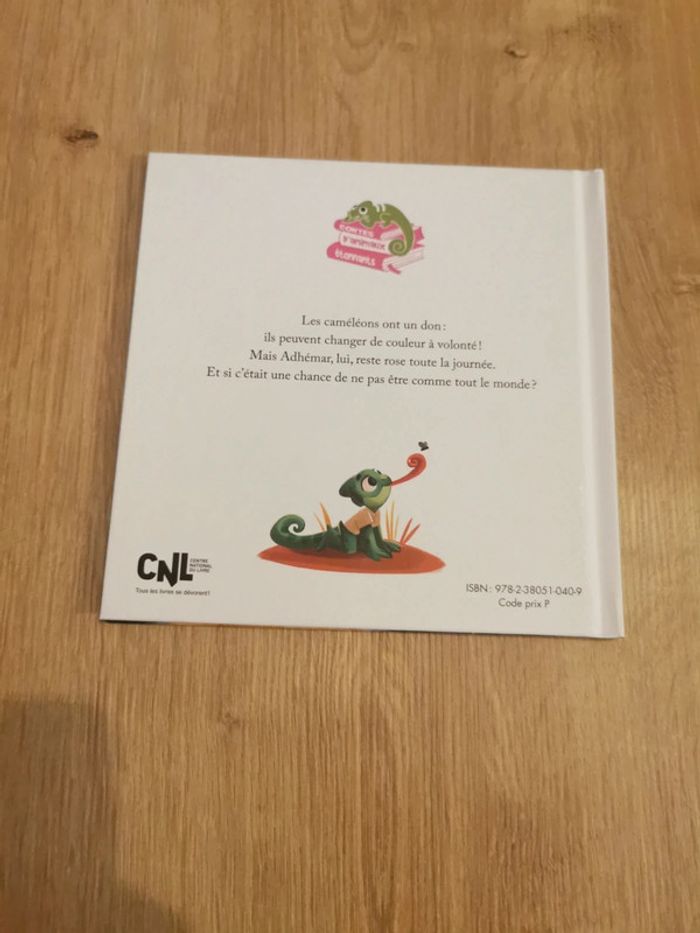 Le caméléon qui n aimait pas le rose - photo numéro 2