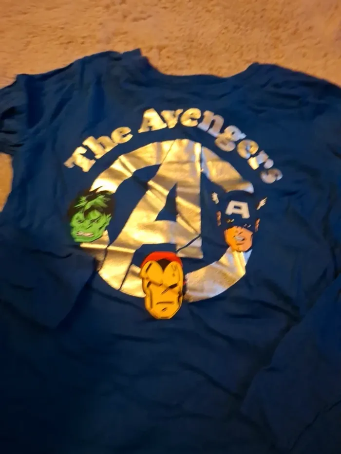 Tshirt avnegers taille 8 ans - photo numéro 2