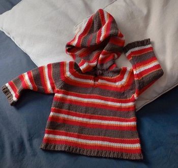 Pull tricot à capuche 12 mous