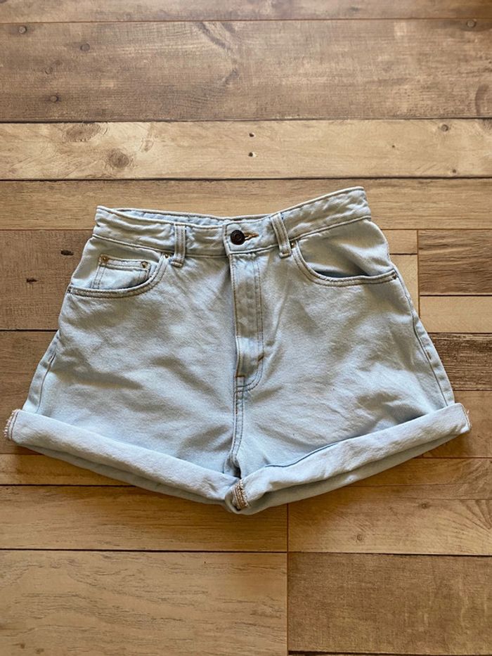 Short en jean taille haute mom