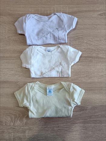 C44 Lot bodies petit bateau 3 mois