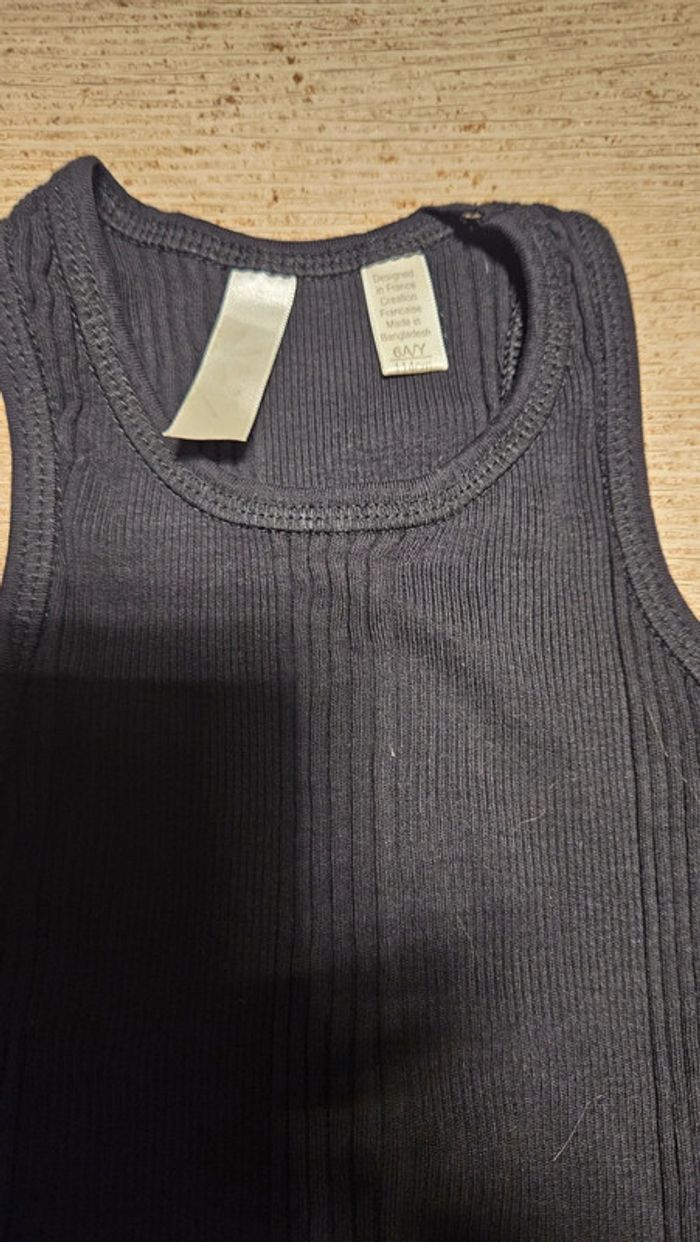 Débardeur fille noir, cotellé, Okaïdi, 6 ans, jamais mis - photo numéro 5