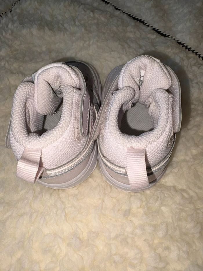 Nike Pointure 19.5 - photo numéro 3