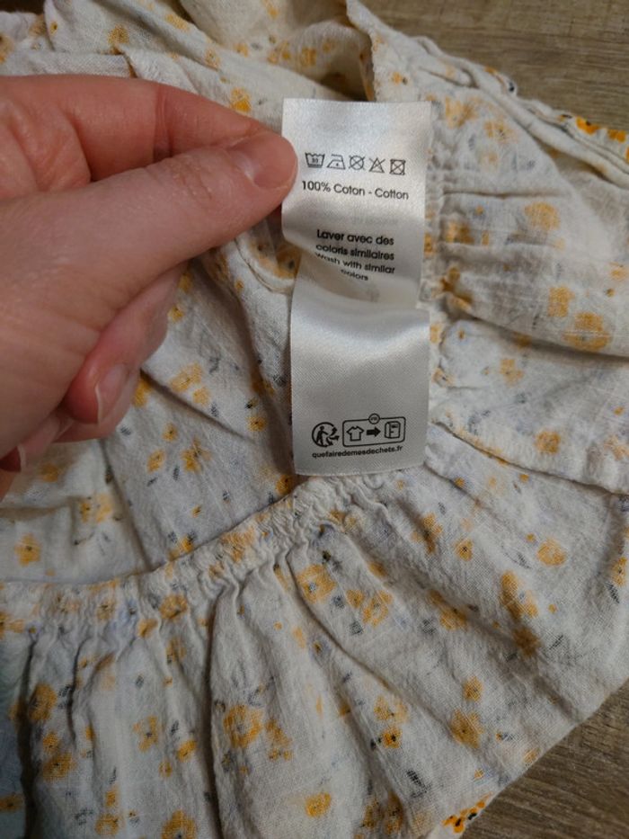 Robe fleurie - 3 ans - photo numéro 6