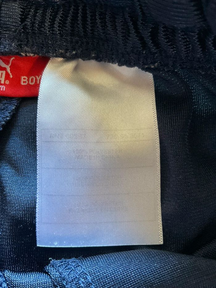 Short léger de sport bleu marine pour enfant Puma taille M 14 ans 386 - photo numéro 10