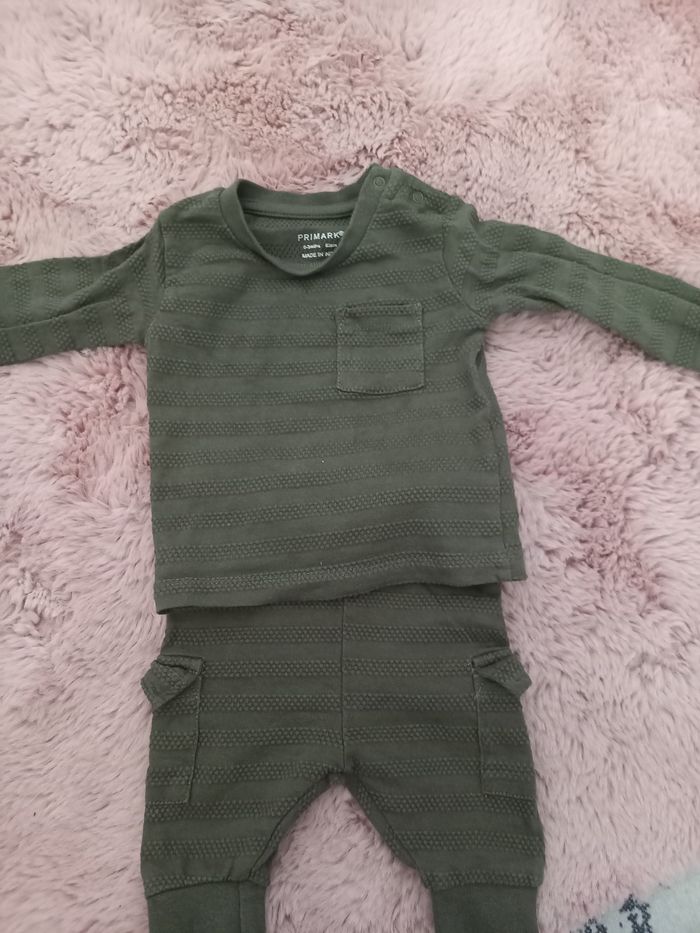 2 ensembles primark 0-3mois