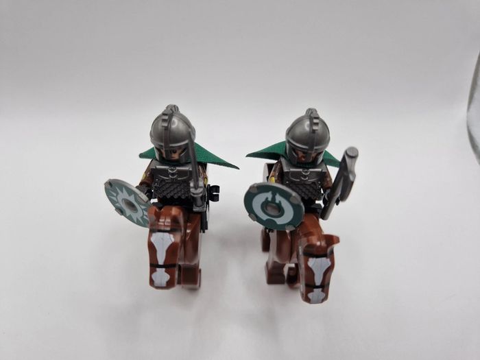Figurines type lego 3 cavaliers du rohan dont le roi Théoden seigneur des anneaux / hobbit - photo numéro 6