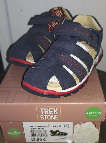 Sandales en cuir Trek Stone P25 neuves