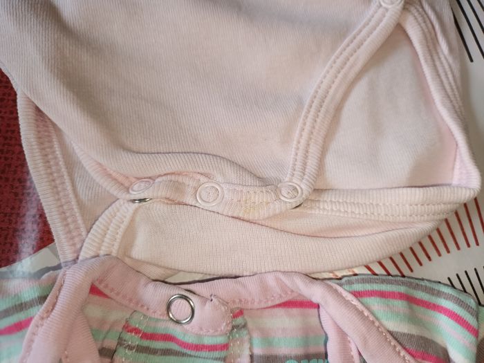 Lot 8 bodies manches courtes qui s'ouvrent devant Taille 3 mois 👧 - photo numéro 6