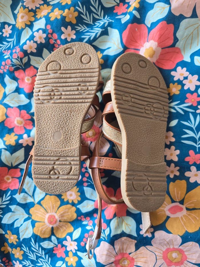 Sandales neuves - photo numéro 2