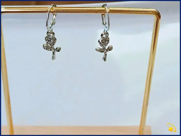 Boucles d’oreilles argentées rose – Élégance florale et féminine - photo numéro 2